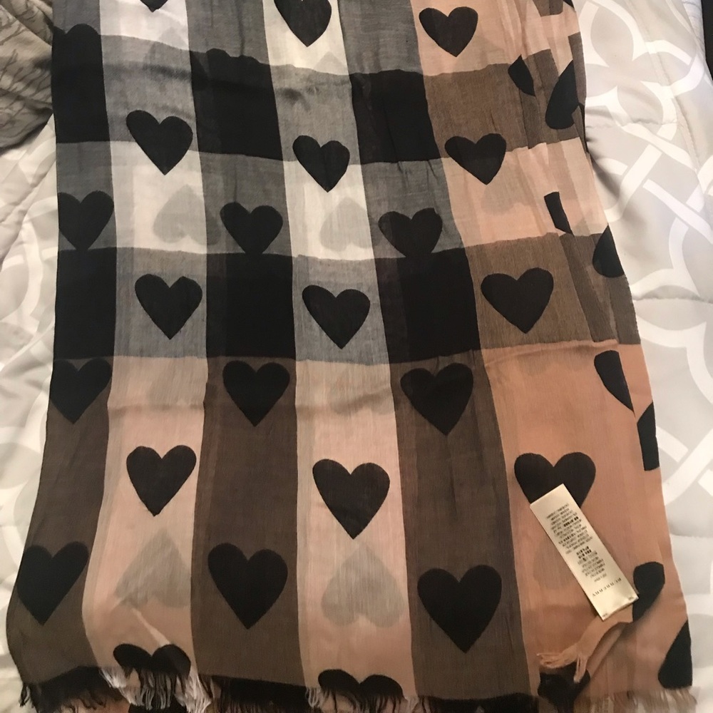 Burberry Lightweight Check Black Heart Scarf